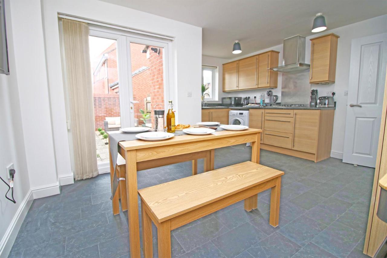 Dock House - 5 Bedroom House - Sleeps 7 Newport  Extérieur photo