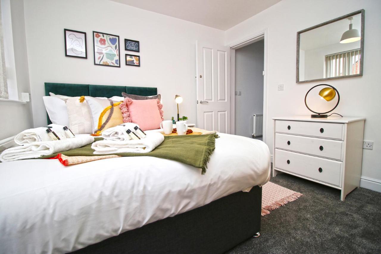 Dock House - 5 Bedroom House - Sleeps 7 Newport  Extérieur photo