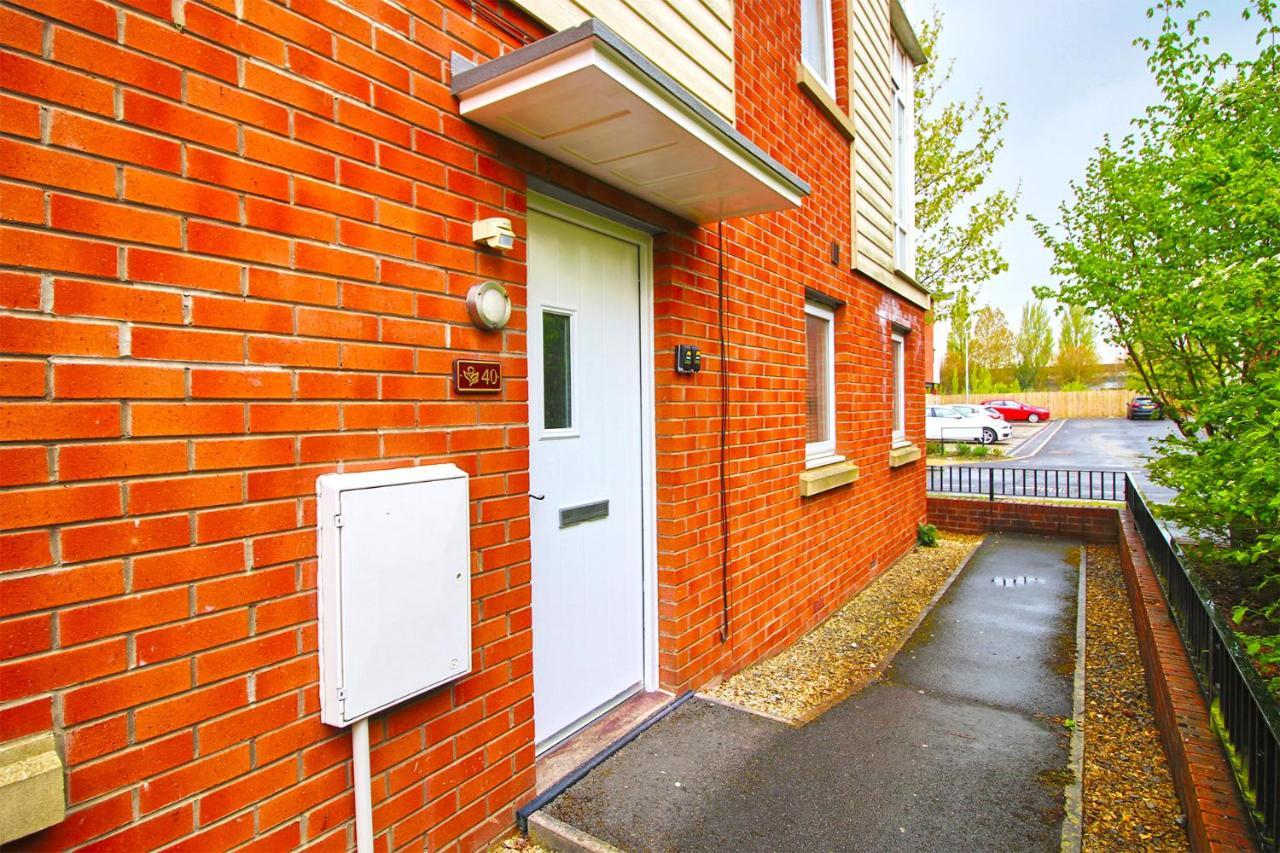 Dock House - 5 Bedroom House - Sleeps 7 Newport  Extérieur photo