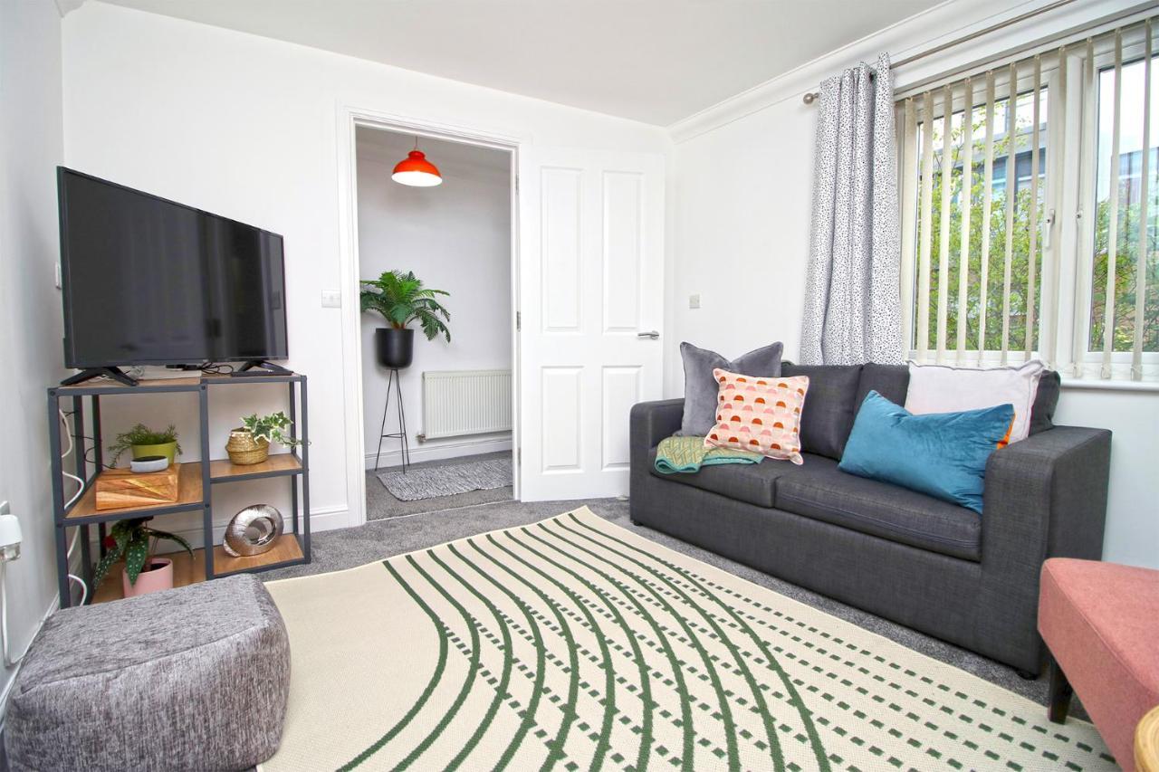 Dock House - 5 Bedroom House - Sleeps 7 Newport  Extérieur photo